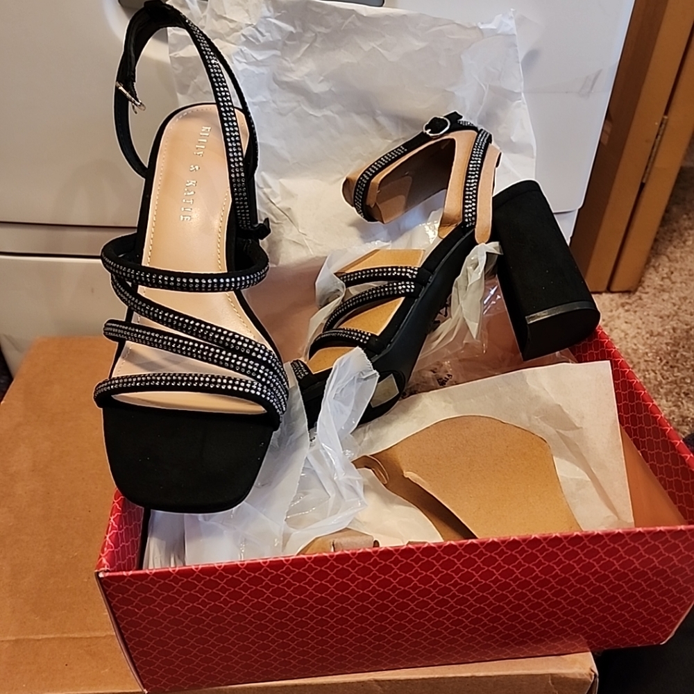 Kelly and Katie black size 9 strappy 3" heels NWT